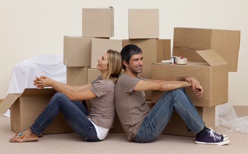 Risk-aware handling of belongings during a move