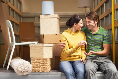 Packing and moving team providing Maidavale removal support
